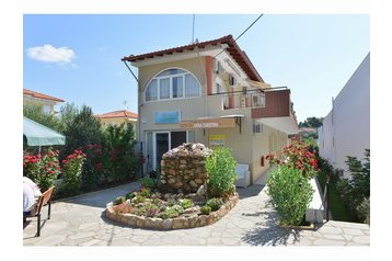 Greece Privát Metamorfosi, Exterior